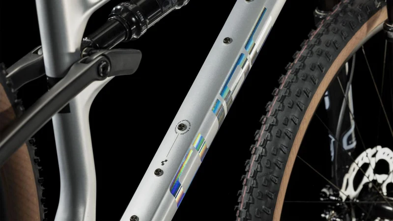 Cube AMS ZERO99 C:68X Race silver´n´black