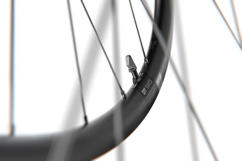 DT Swiss Laufrad GR 1600 SPLINE 29" 622 x 25 mm schwarz - vielseitiges Gravel- und Bikepacking-Laufrad