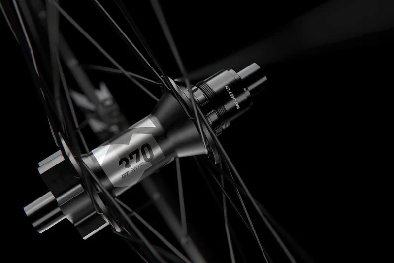 DT Swiss Laufrad F1900 Classic 29" 30, 622 x 30 mm Schwarz - robustes Bikepark-Vorderrad