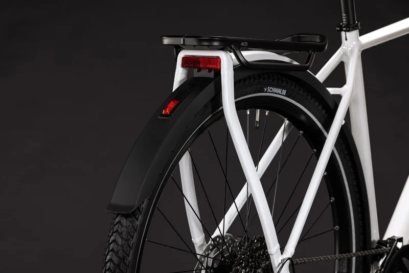 Cube Kathmandu Pro metallicwhite´n´chrome 2027