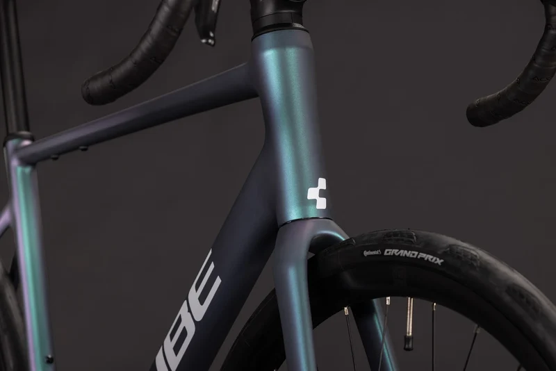 Cube Attain Race smaragdgrey´n´white 2027