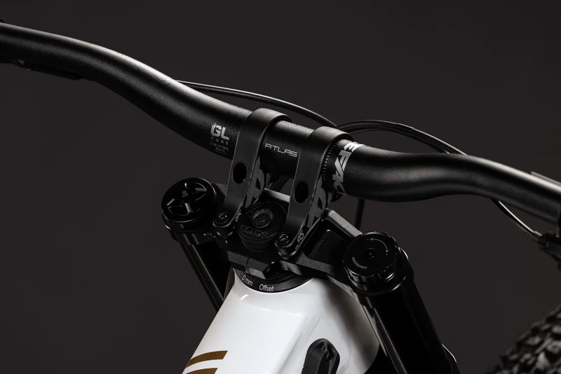 Cube Two15 Race powdergold´n´black 2027