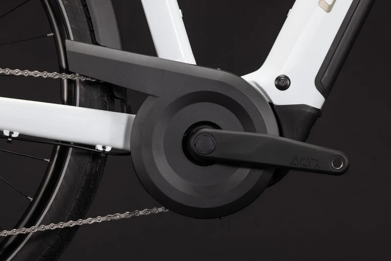 CUBE Touring Hybrid ONE 600 metallicwhite´n´chrome
