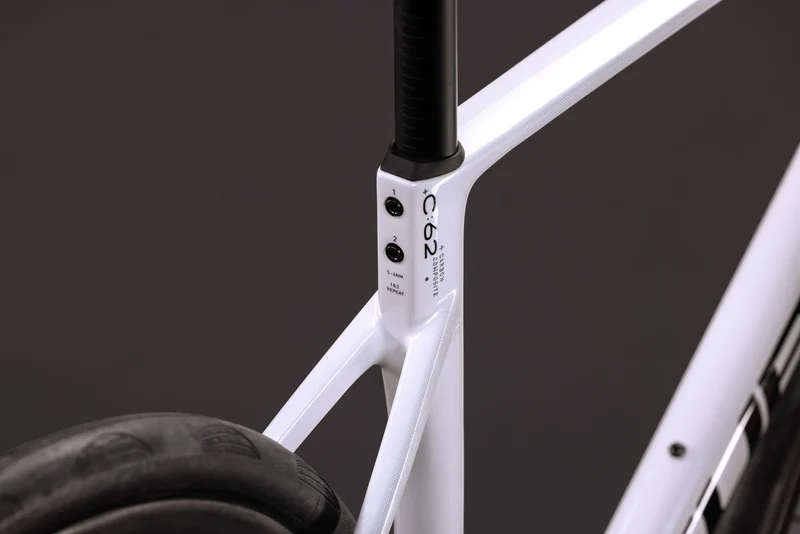 Cube Attain C:62 SLX metallicwhite´n´black 2027