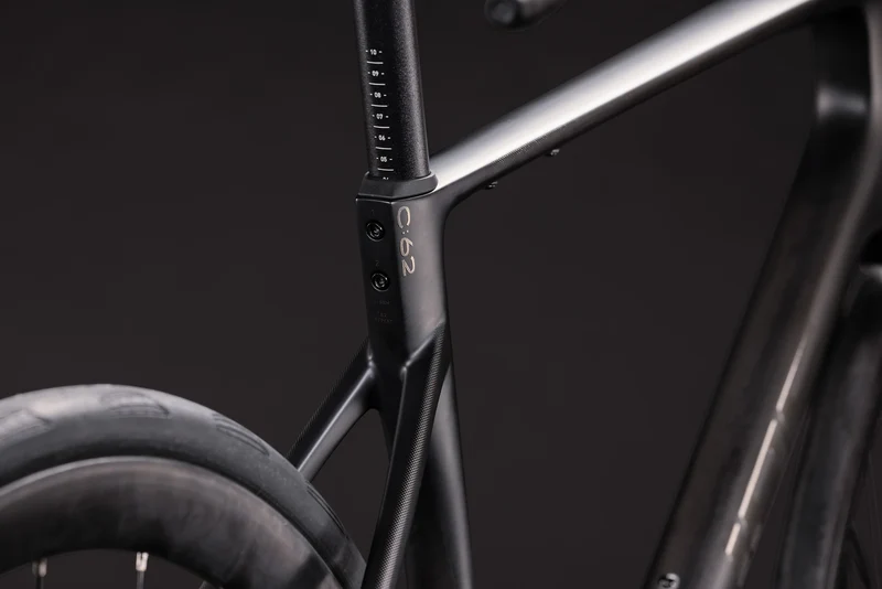 Cube Attain C:62 Race carbon´n´coalchrome 2027