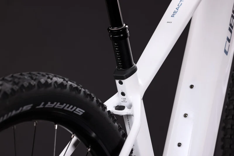 CUBE Reaction Hybrid Race 800 snow´n´black