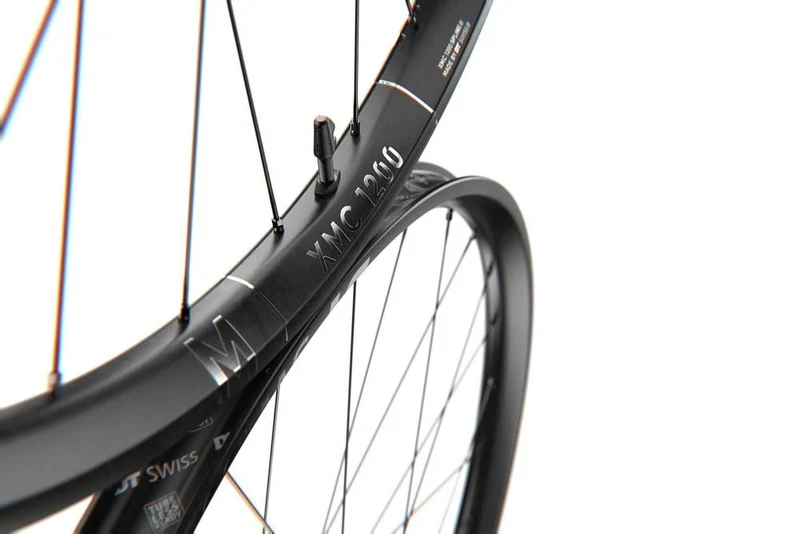 DT Swiss Laufrad XMC 1200 Spline 27,5" 584 x 30 mm Schwarz - High-End All-Mountain-Carbonrad