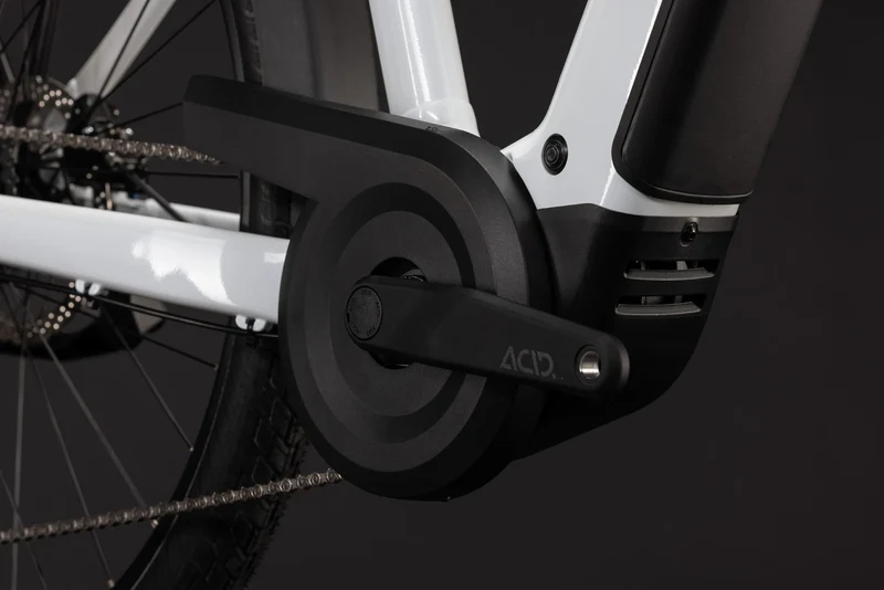 Cube Touring Hybrid ONE 600 metallicwhite´n´chrome Trapeze 2027