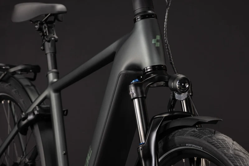 CUBE Kathmandu Hybrid Deluxe Pro 800 blackforest´n´chrome
