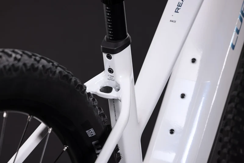 Cube Reaction Hybrid Race 800 snow´n´black Trapeze 2027
