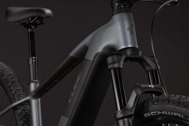 Cube Reaction Hybrid Race 800 slabgrey´n´chrome 2027