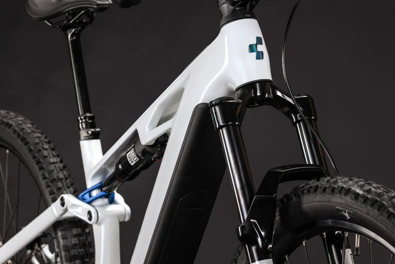 Cube Stereo Hybrid ONE44 HPC Pro 800 metallicwhite´n´blue 2027