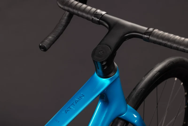 CUBE Attain C:62 SLX bali´n´blue