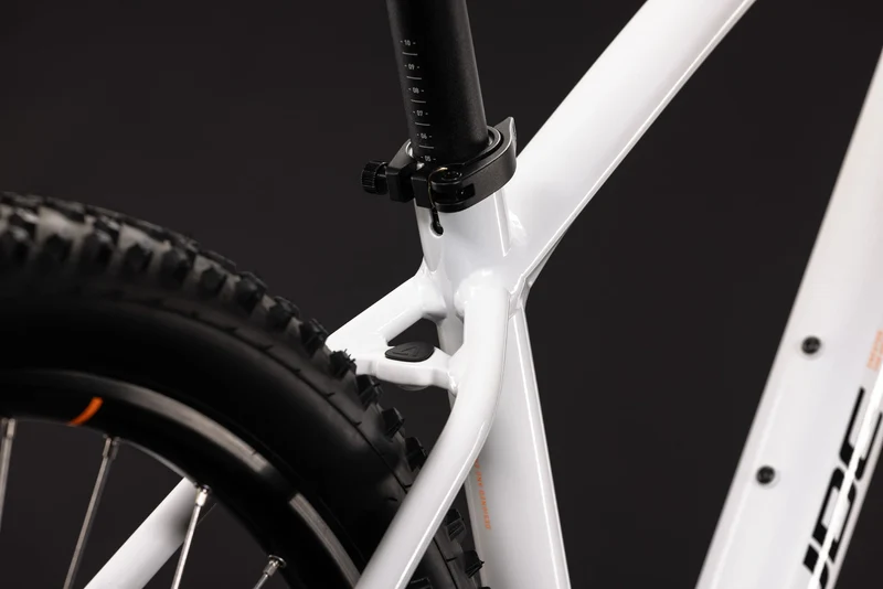 CUBE Aim ONE metallicwhite´n´black