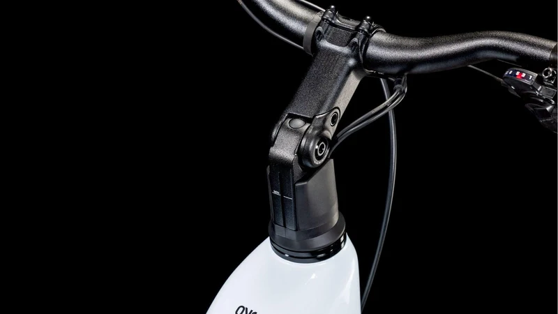 CUBE Kathmandu Hybrid ONE 800 polarwhite´n´black
