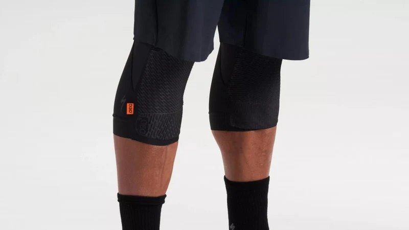 TRACTION D3O KNEE PAD BLK XL - Knieschoner mit D3O-Schaumstoff Schwarz Größe XL - Protektoren