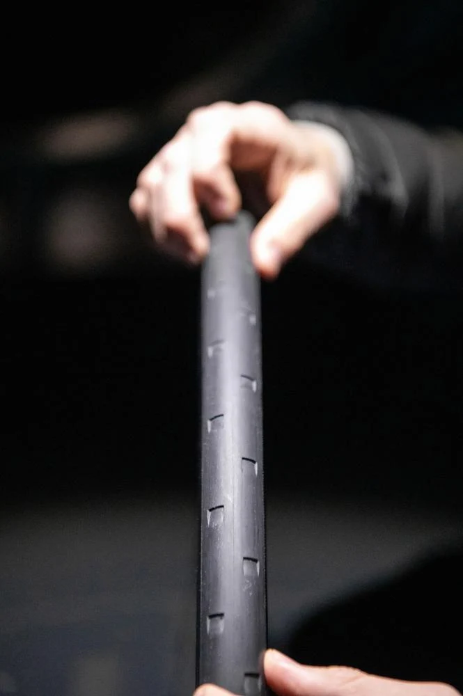 DT Swiss Laufrad AR 1600 Spline 30 622 x 30 mm Schwarz - aerodynamisches Disc-Rennrad-Vorderrad