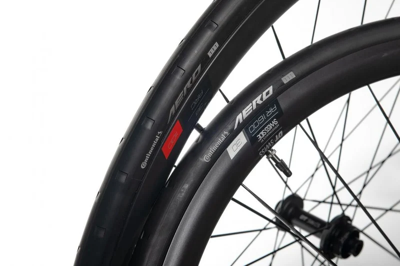 DT Swiss Laufrad AR 1600 Spline 30 622 x 30 mm Schwarz - aerodynamisches Disc-Rennrad-Vorderrad