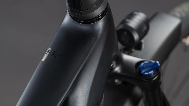 CUBE Touring Hybrid ONE 600 coal´n´chrome