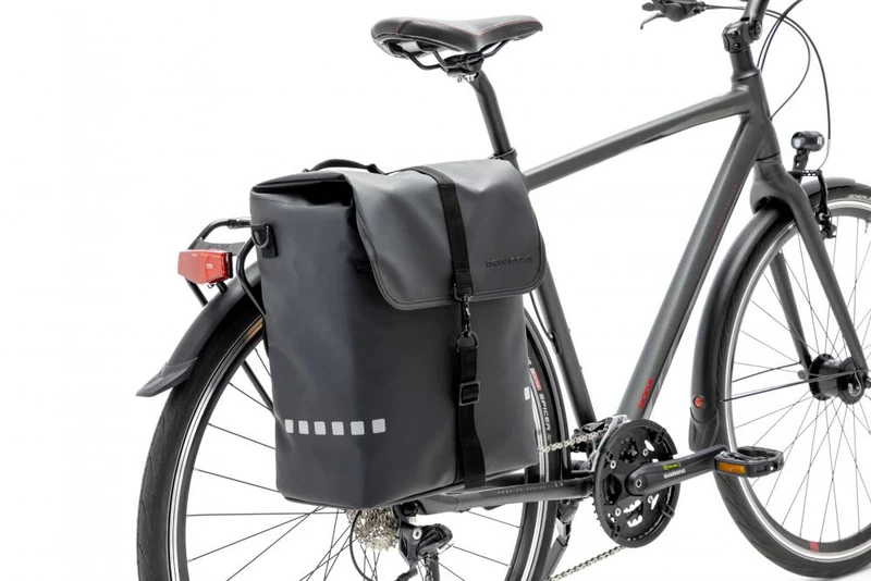 New Looxs Radtasche Odense Single Black Black - geräumige Fahrradtasche für Alltag & E-Bike