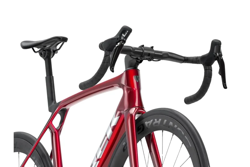 Trek Madone SL 7 Gen 8 Fury Red/Deep Smoke 2027