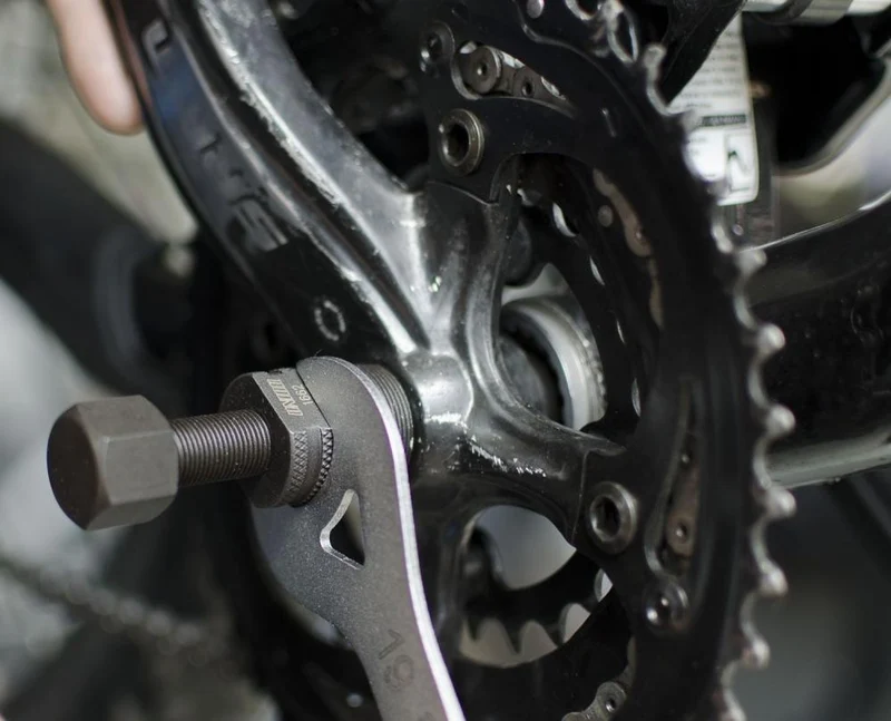 Unior Tretkurbelabzieher 1662/4 für beschädigte Innengewinde, kompatibel mit Vierkant-, Shimano Octalink- und ISIS-Kurbeln, aus Premium Flex Plus Kohlenstoffstahl