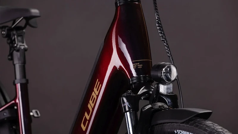 Cube Supreme Hybrid Comfort Pro 600 solareclipse´n´gold Tiefeinsteiger 2026