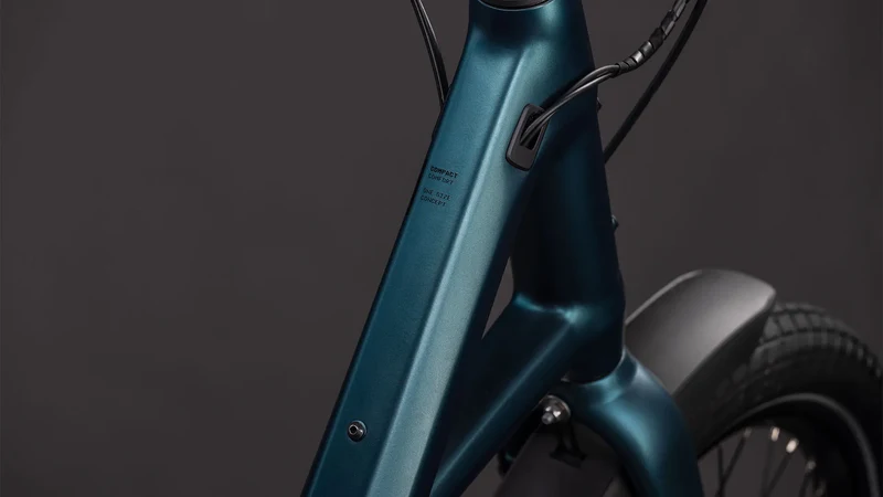 Cube Compact Hybrid 545 royalgreen´n´black 2026