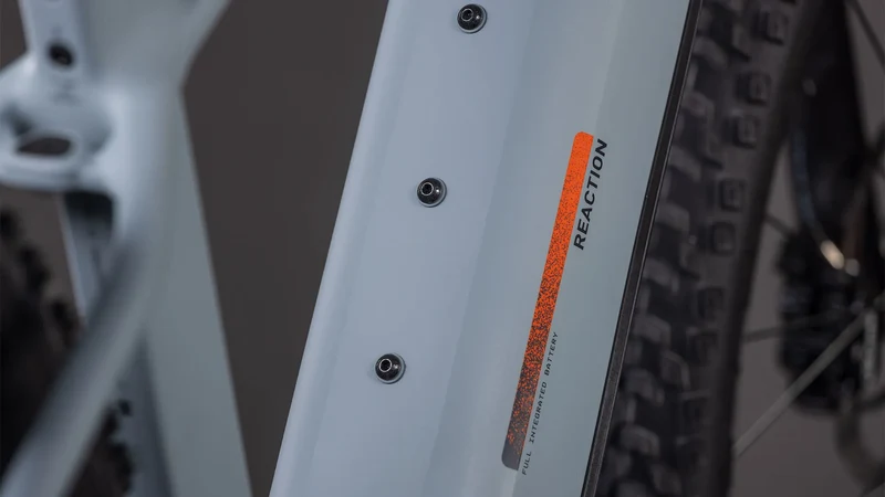 Cube Reaction Hybrid Race 800 vulcan´n´orange 2026