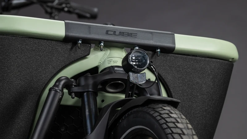 Cube Cargo Hybrid 800 pea´n´reflex 2027