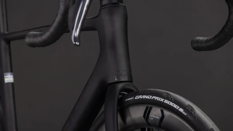 Cube Litening AIR C:68X Race blackline 2026