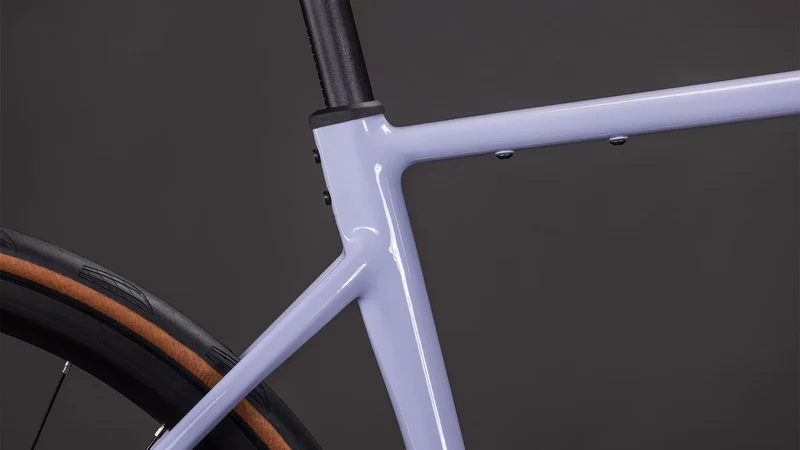 Cube Attain Race cyclamen´n´black 2026