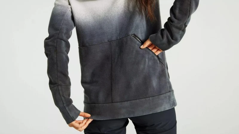 LEGACY SPRAY PULL-OVER HOODIE WMN DOVGRY XS